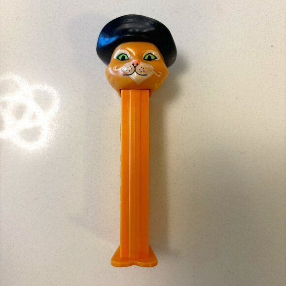 PEZ candy dispenser, Shrek Puss n Boots - Picture 1 of 1